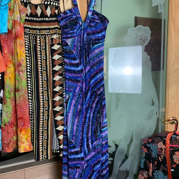 Assortment of clothes - Picture 13 of 16